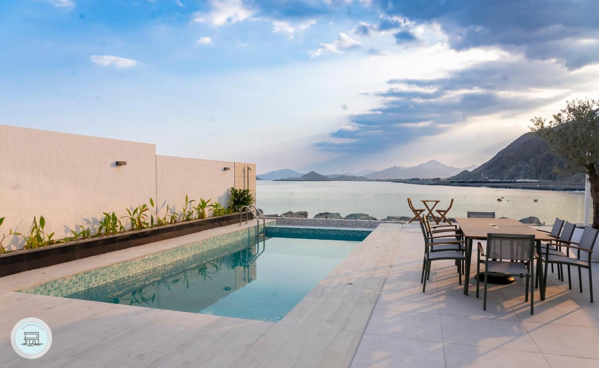 Sea Breeze Villa *