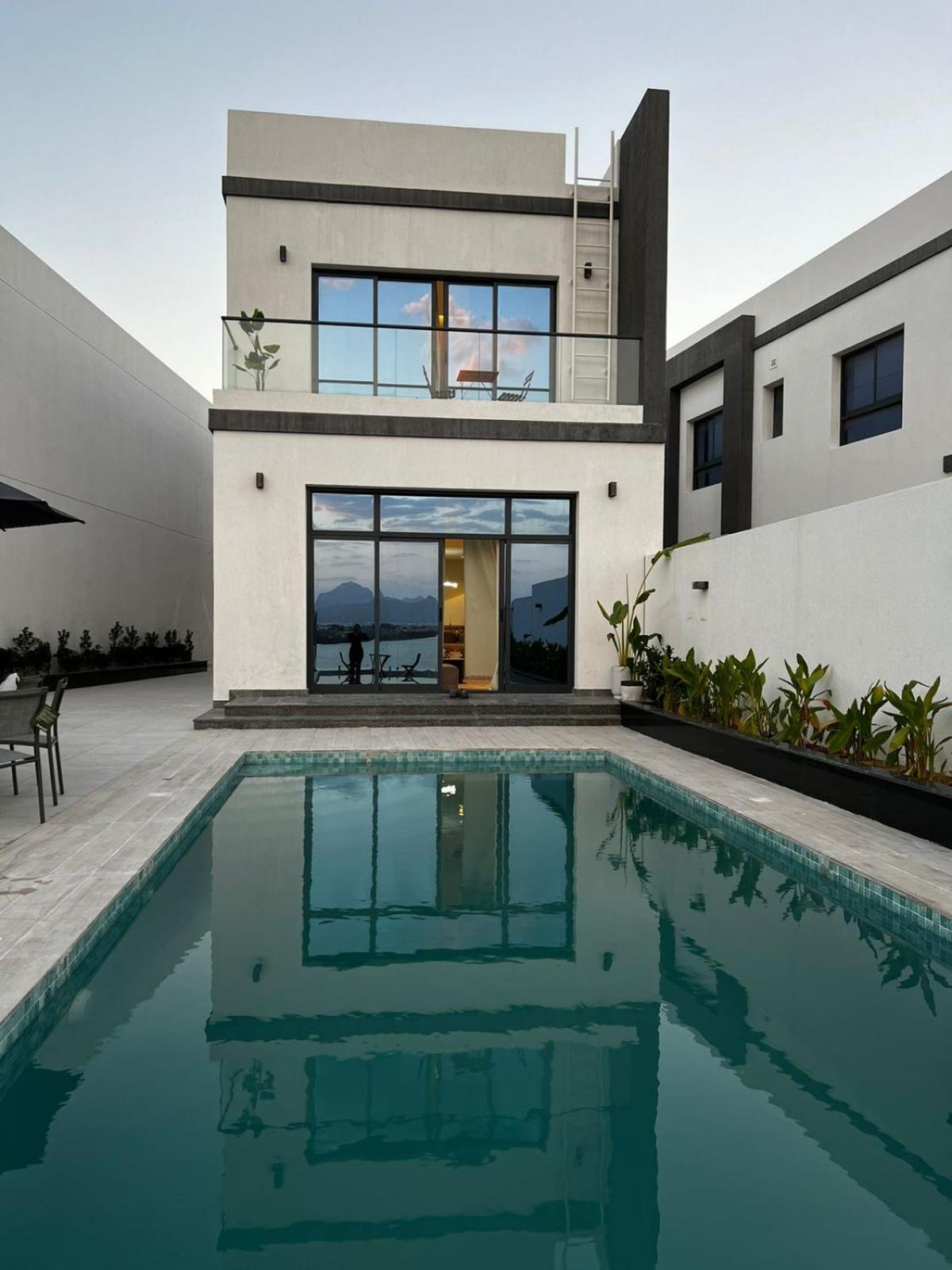 Sea Breeze Villa *