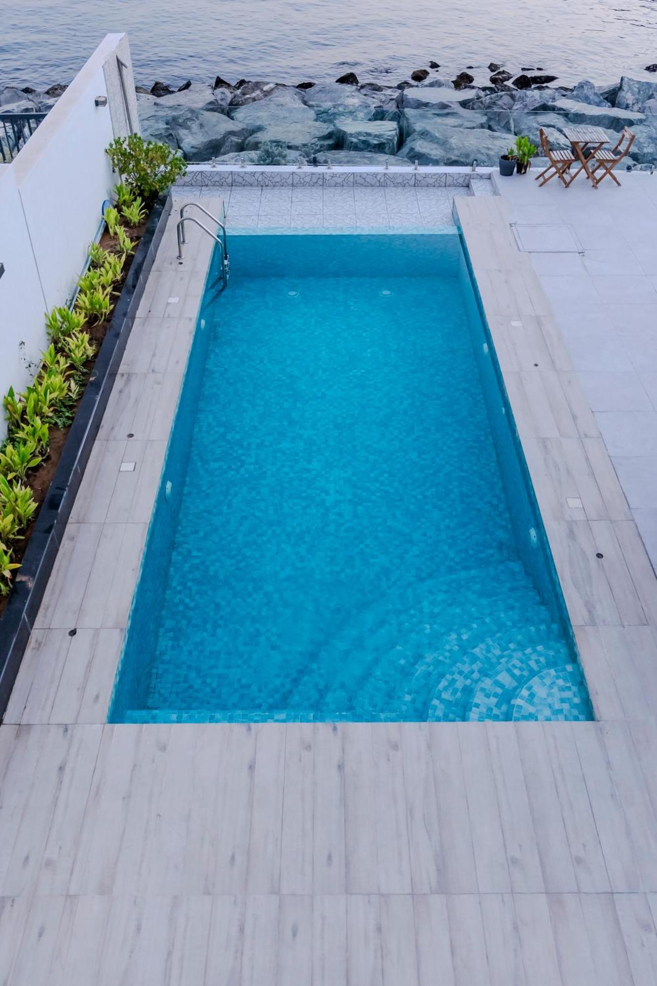 Sea Breeze Villa *