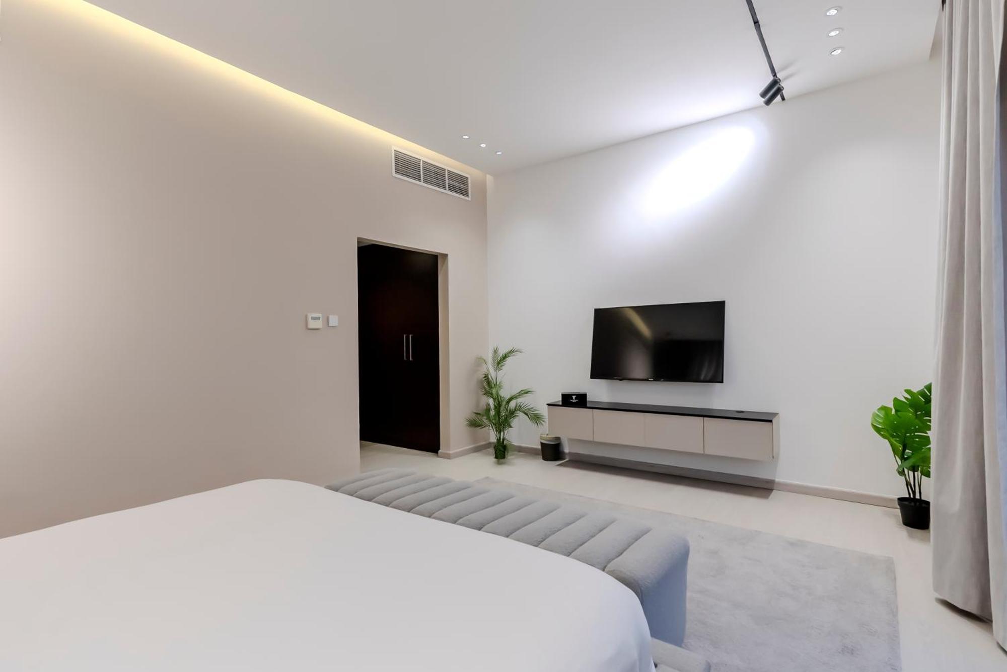 Sea Breeze Villa *